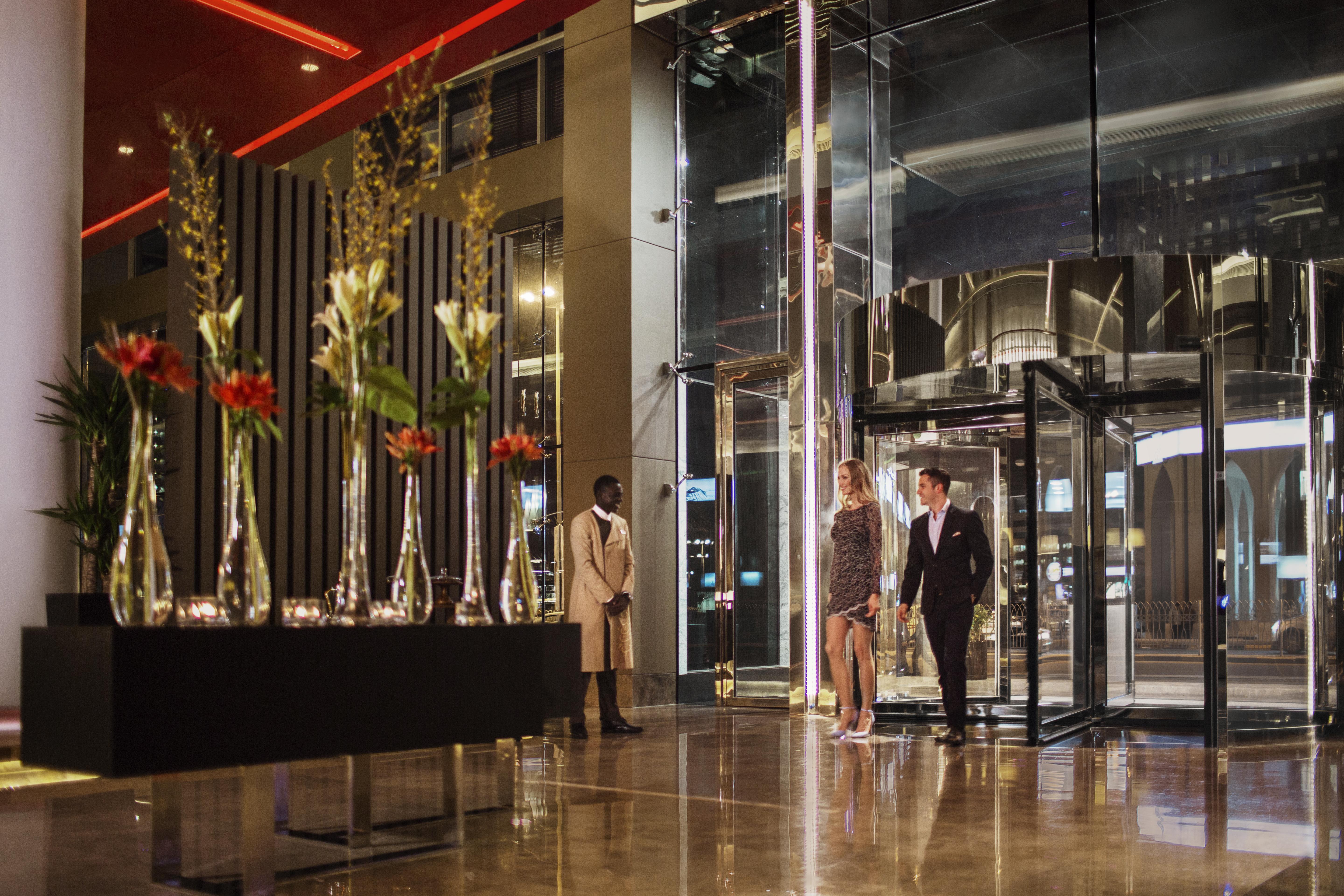 Downtown Rotana Hotel Al-Manamah Bagian luar foto Lobby