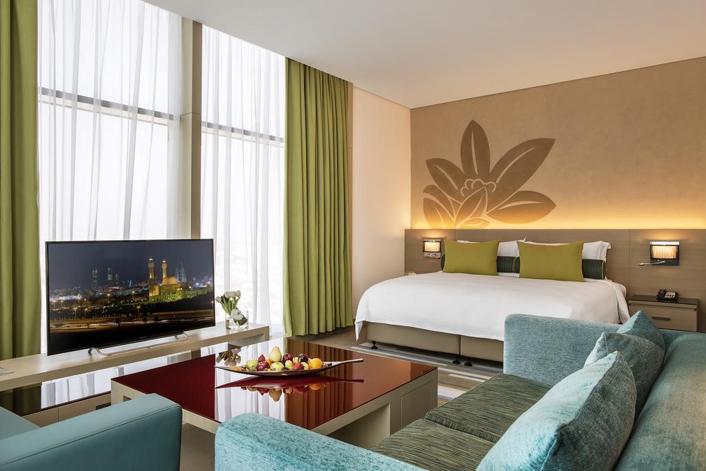 Downtown Rotana Hotel Al-Manamah Bagian luar foto Suite