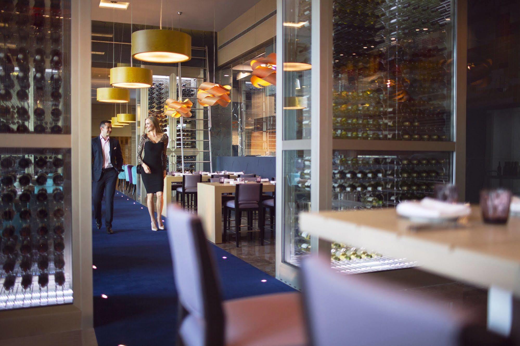 Downtown Rotana Hotel Al-Manamah Bagian luar foto Restaurant