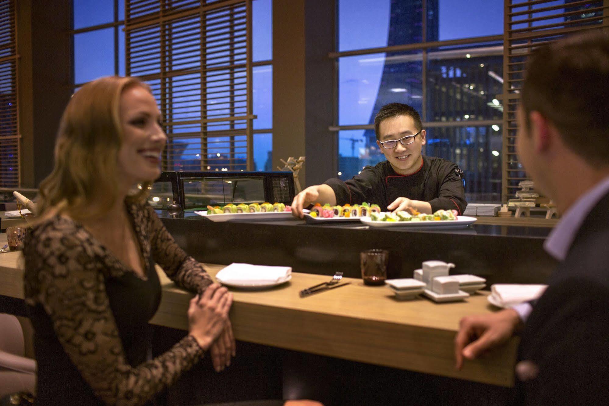 Downtown Rotana Hotel Al-Manamah Bagian luar foto Sushi restaurant in Paris
