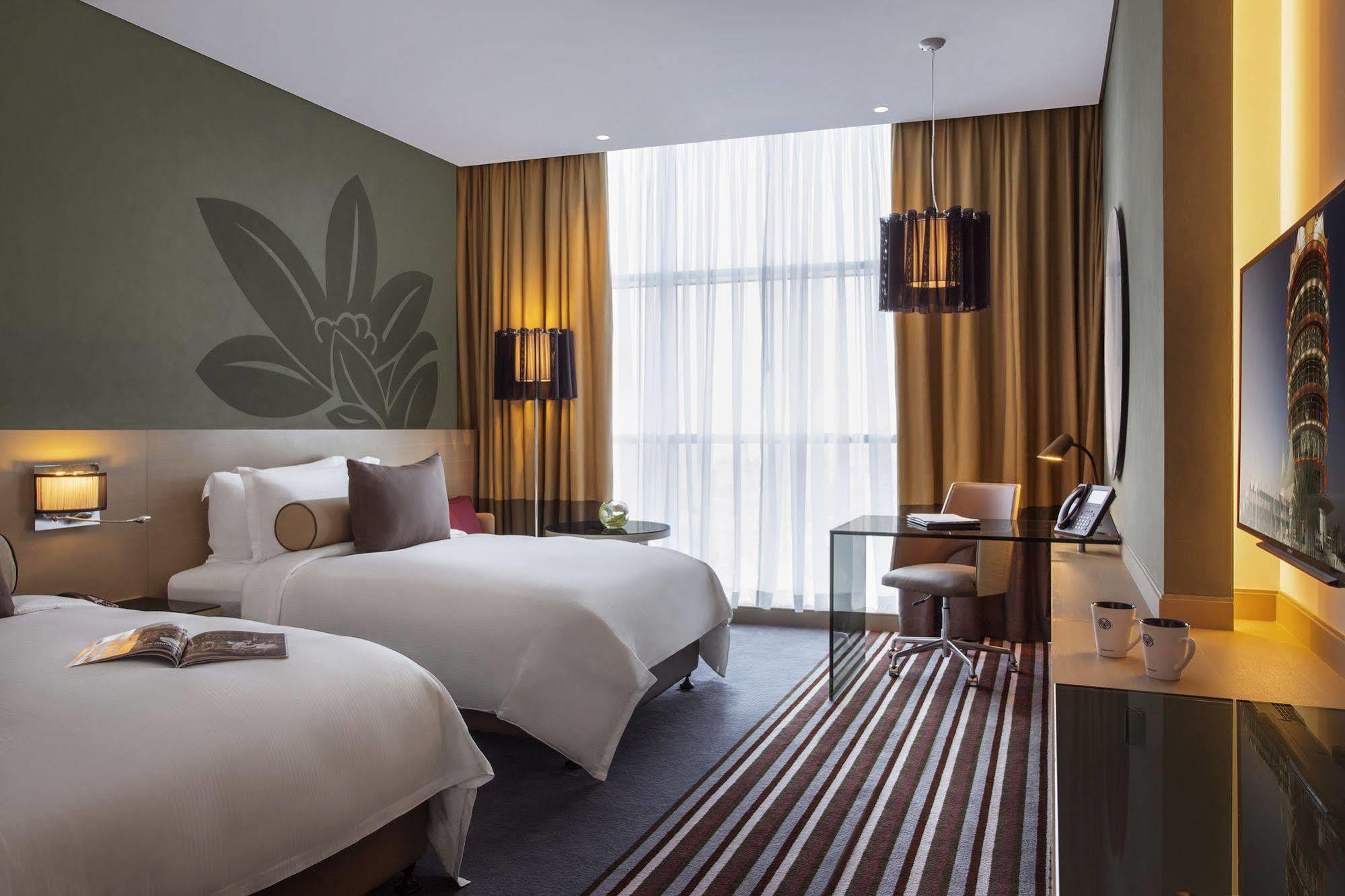 Downtown Rotana Hotel Al-Manamah Bagian luar foto