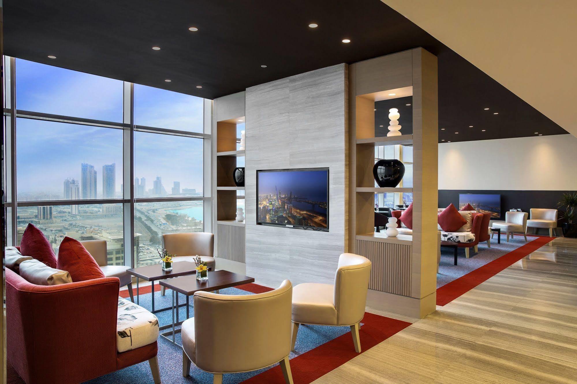 Downtown Rotana Hotel Al-Manamah Bagian luar foto The lounge at the airport