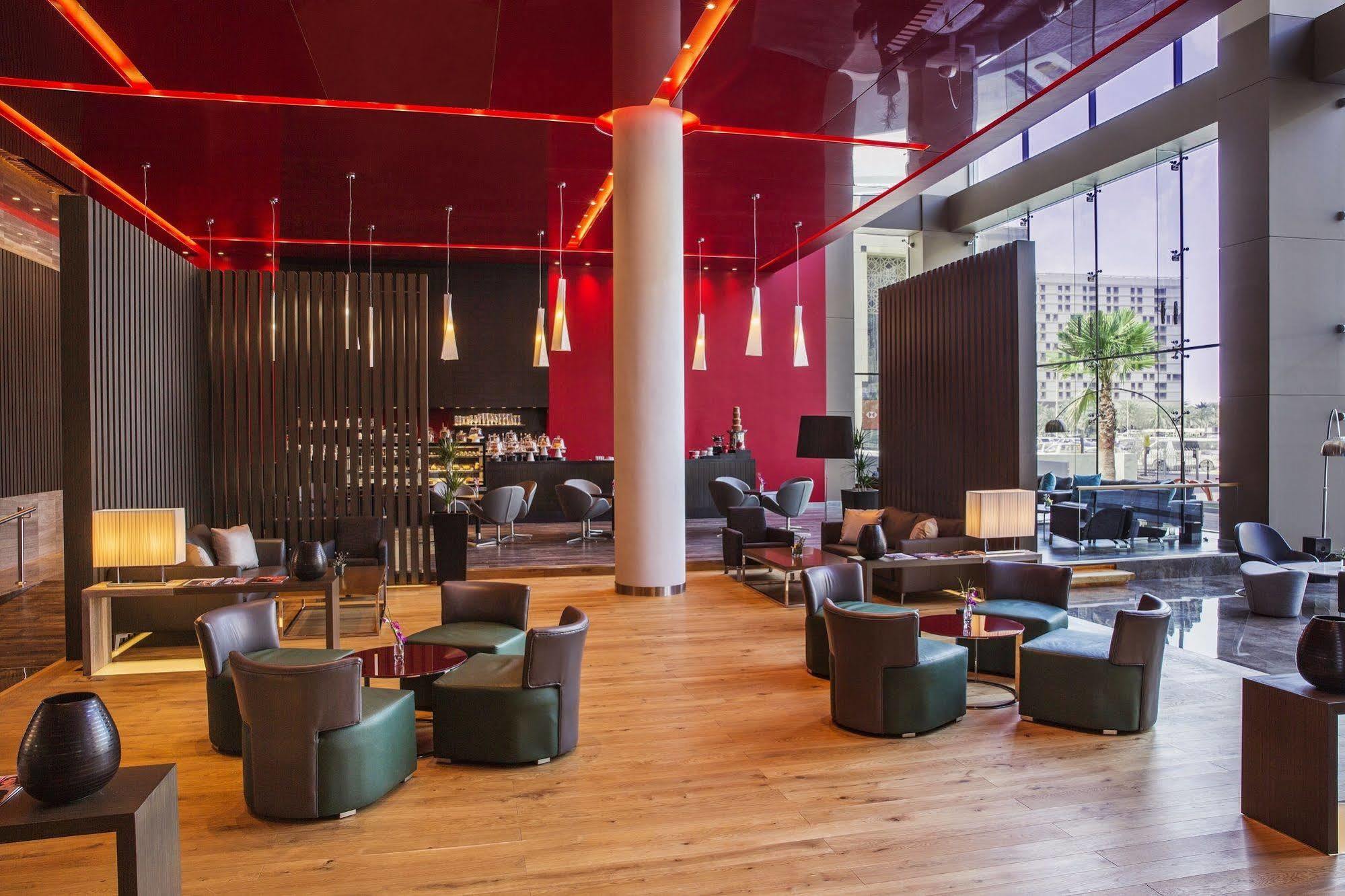Downtown Rotana Hotel Al-Manamah Bagian luar foto The lounge at the airport